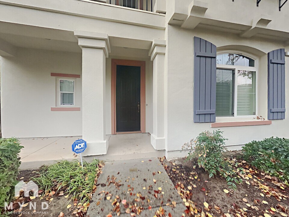 99 W Brilloso Ln in Mountain House, CA - Building Photo