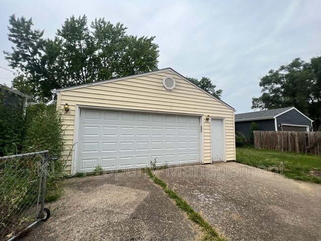 716 19th St in West Des Moines, IA - Building Photo - Building Photo