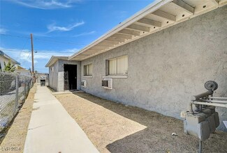 2129 Ballard Dr in Las Vegas, NV - Foto de edificio - Building Photo