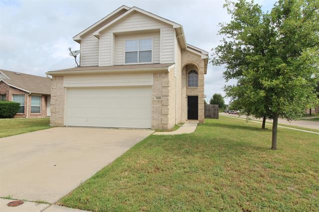 1100 Boxwood Dr in Crowley, TX - Foto de edificio