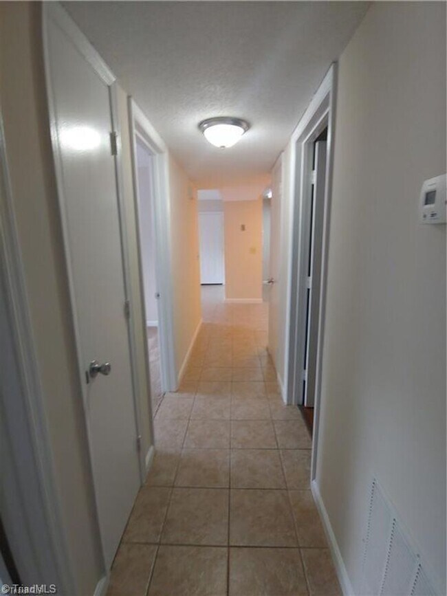 5617 Hornaday Rd in Greensboro, NC - Building Photo - Building Photo