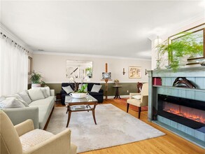 1035 Shore Acres Dr in Mamaroneck, NY - Building Photo - Building Photo