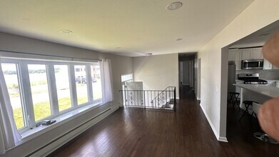 919 Lake Shore Dr in Parsippany Troy Hills, NJ - Building Photo - Building Photo