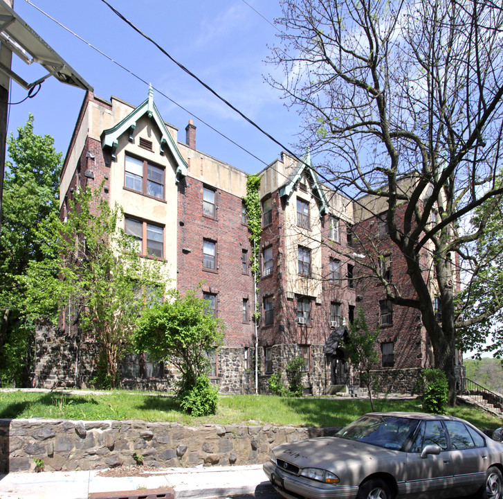 500 Garfield Ave in Jersey City, NJ - Building Photo