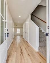 300 Robin Hood Ln in Church Hill, TN - Building Photo - Building Photo