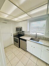 7340 SW 82nd St in Miami, FL - Building Photo - Building Photo