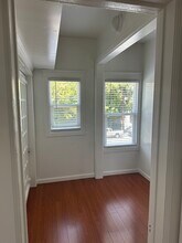 5740 Franklin Ave in Los Angeles, CA - Building Photo - Building Photo
