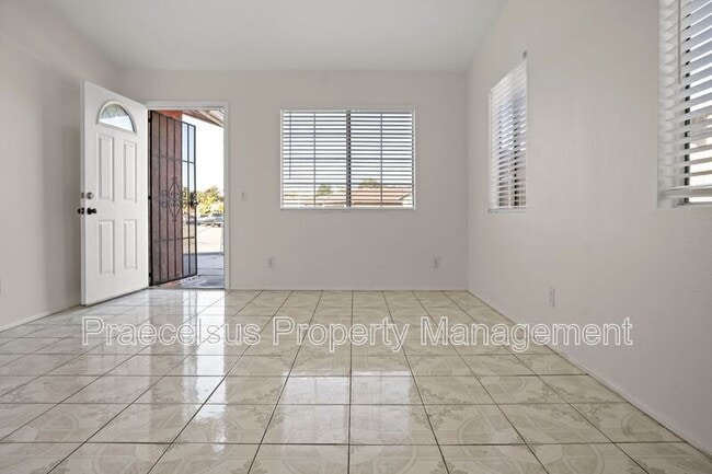1696 Shooting Star Ct in San Diego, CA - Building Photo - Building Photo