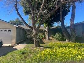 596 Couper Dr in San Luis Obispo, CA - Building Photo