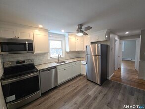 103 Hebron Rd in Marlborough, CT - Building Photo - Building Photo