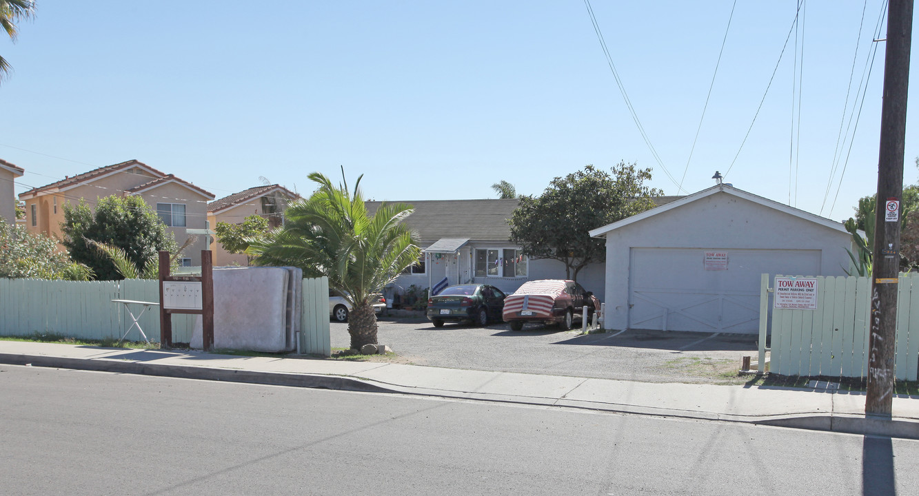 440-446 Blackshaw Ln in San Ysidro, CA - Building Photo