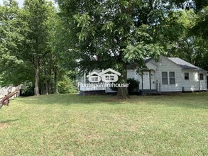 1017 N Salisbury Ave in Spencer, NC - Building Photo - Building Photo