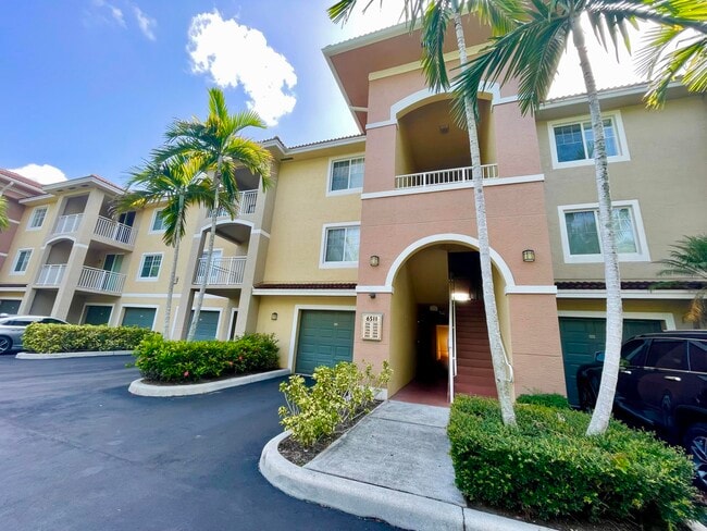 6511 Emerald Dunes Dr in Royal Palm Beach, FL - Building Photo - Building Photo