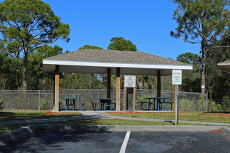 Joseph L. Lee Gardens Apartments in Indiantown, FL - Building Photo - Building Photo