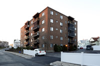 Sir Geoffrey Apartments in Malden, MA - Foto de edificio - Building Photo