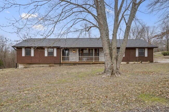 property at 1552 W Oak Ridge Ct
