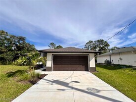 3606 51st St W in Lehigh Acres, FL - Building Photo