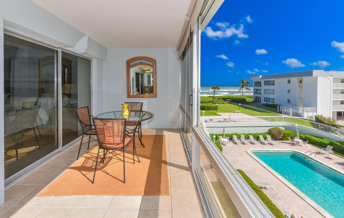 120 Celestial Way in Juno Beach, FL - Building Photo