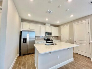 10552 Pearson Ave in Orlando, FL - Building Photo - Building Photo