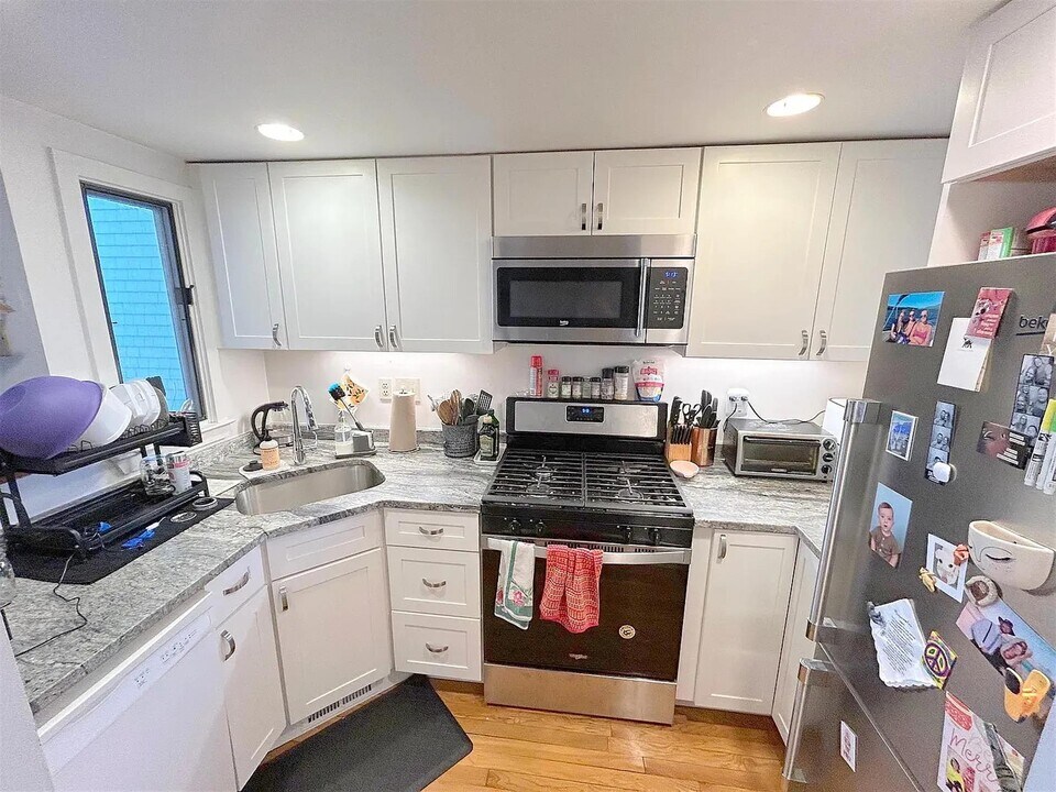 44 Union St, Unit 1 in Cambridge, MA - Building Photo