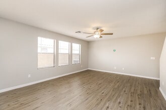 650 E Woodsman Pl in Chandler, AZ - Building Photo - Building Photo