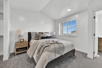 4077 S Lone Pne Wy in Meridian, ID - Building Photo - Building Photo