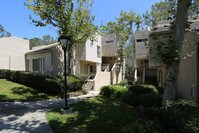 Torrey Pines Village - Torrey Pines Village Apartamentos in San Diego, California