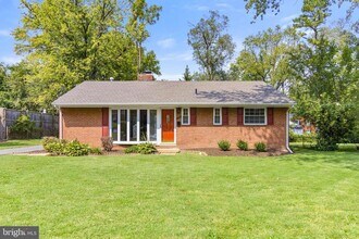 7406 Blackford St in Springfield, VA - Building Photo - Building Photo