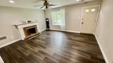 15801 Atomic Ln in Bowie, MD - Building Photo - Building Photo