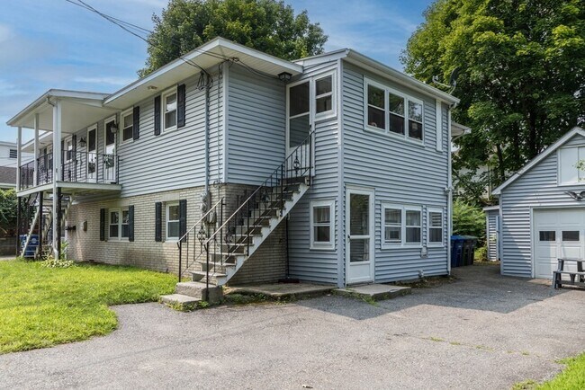85 10th St in Leominster, MA - Building Photo - Building Photo