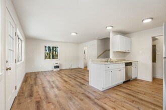 17 Ice Pond Rd in Boothbay, ME - Foto de edificio - Building Photo