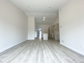 11 Clara Cres in Chatham, ON - Building Photo - Building Photo