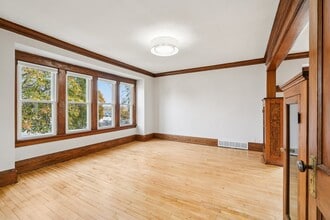 1705 W Custer Ave in Milwaukee, WI - Foto de edificio - Building Photo