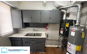 1907 S Pkwy E in Memphis, TN - Foto de edificio - Building Photo