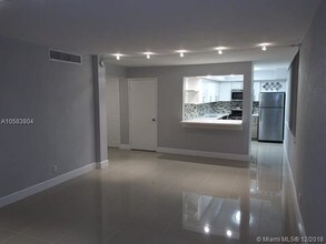 9400 Live Oak Pl-Unit -305 in Davie, FL - Building Photo - Building Photo