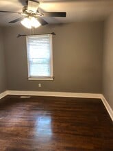 6592 Moores Mill Rd in Huntsville, AL - Foto de edificio - Building Photo