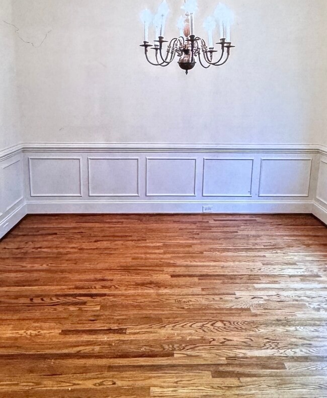 property at 7 Miles Park Ct