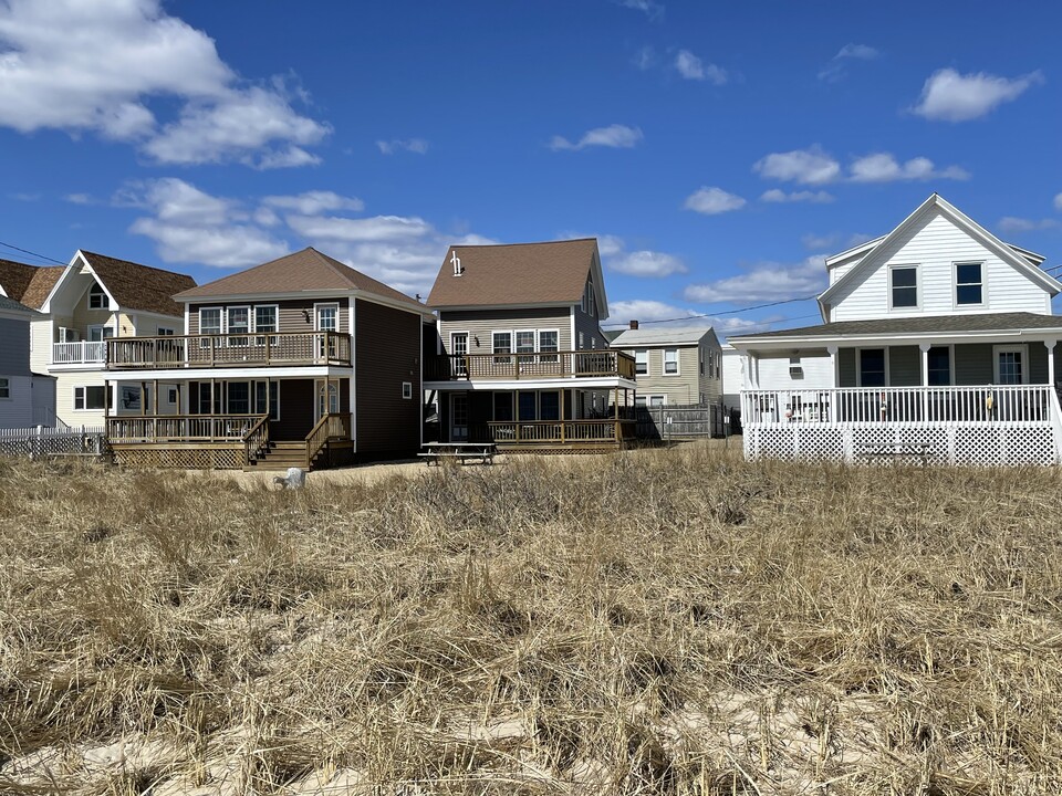 2 & 4 Traynor St in Old Orchard Beach, ME - Building Photo