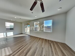 8119 Braavos Peninsula Ave in Las Vegas, NV - Building Photo - Building Photo