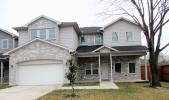 3249 Dixie Dr in Houston, TX - Building Photo