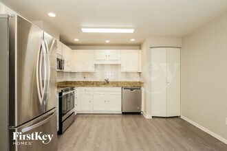 13257 N 38th St in Phoenix, AZ - Building Photo - Building Photo