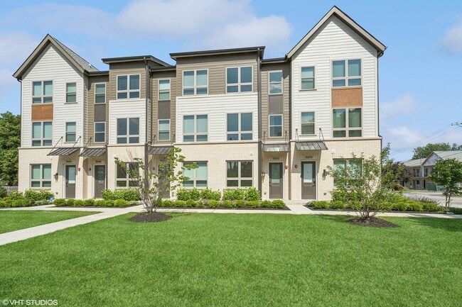 property at 15653 Lamon Ave