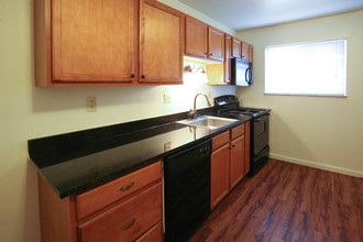 Cedarbrook Apartments in St. Charles, MO - Building Photo - Interior Photo