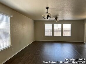 13719 York Woods in San Antonio, TX - Building Photo - Building Photo