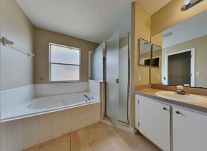2245 Mallard Creek Cir in Kissimmee, FL - Building Photo - Building Photo