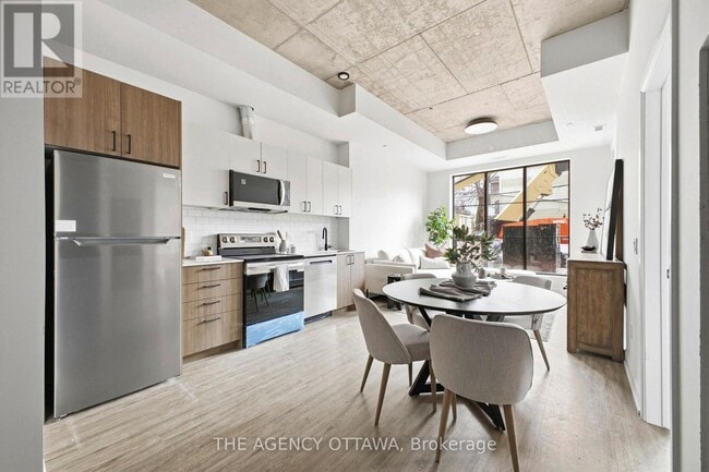 56 Bayswater Ave in Ottawa, ON - Building Photo - Building Photo