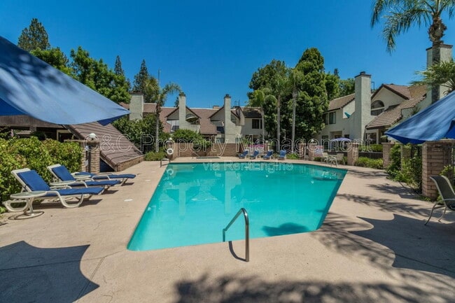 property at 2890 Huntington Blvd