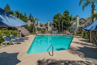 2890 Huntington Blvd in Fresno, CA - Building Photo - Building Photo