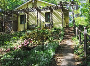 758 Saint Charles Ave in Atlanta, GA - Building Photo - Building Photo