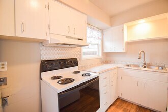 3129-3133 19th Pl in Forest Grove, OR - Foto de edificio - Building Photo
